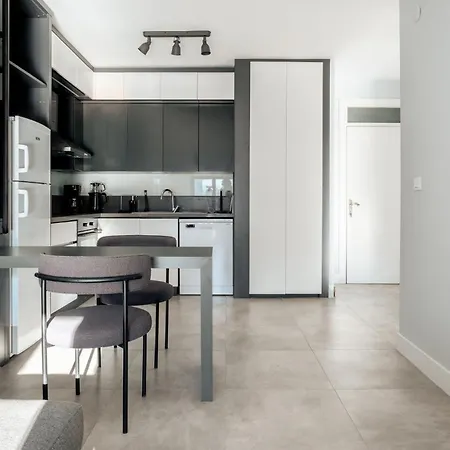 Luminous Flat 7 Min To Arcadium Mall In *